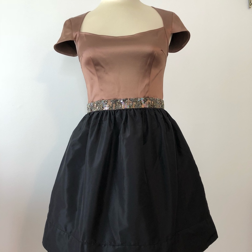 Bianca Nero Color Block Cocktail Dress